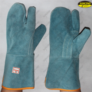 Industrial metal smelt welding heat resistant protective gloves