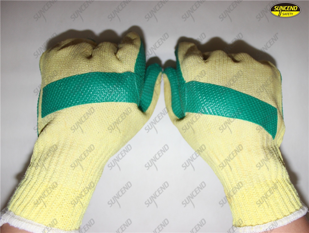 Insulated Natural Rubber Palm Coated Safety Hand Gloves